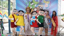 A Turma da Mônica, com o Rei Momo, a Rainha e a Princesa do Carnaval Jordanense
