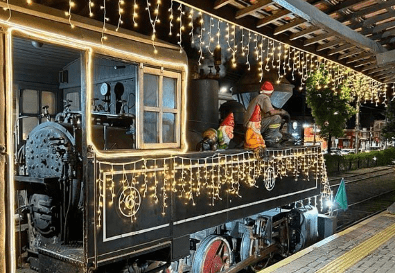 Desfile de Natal da Maria Fumaça de Campos do Jordão