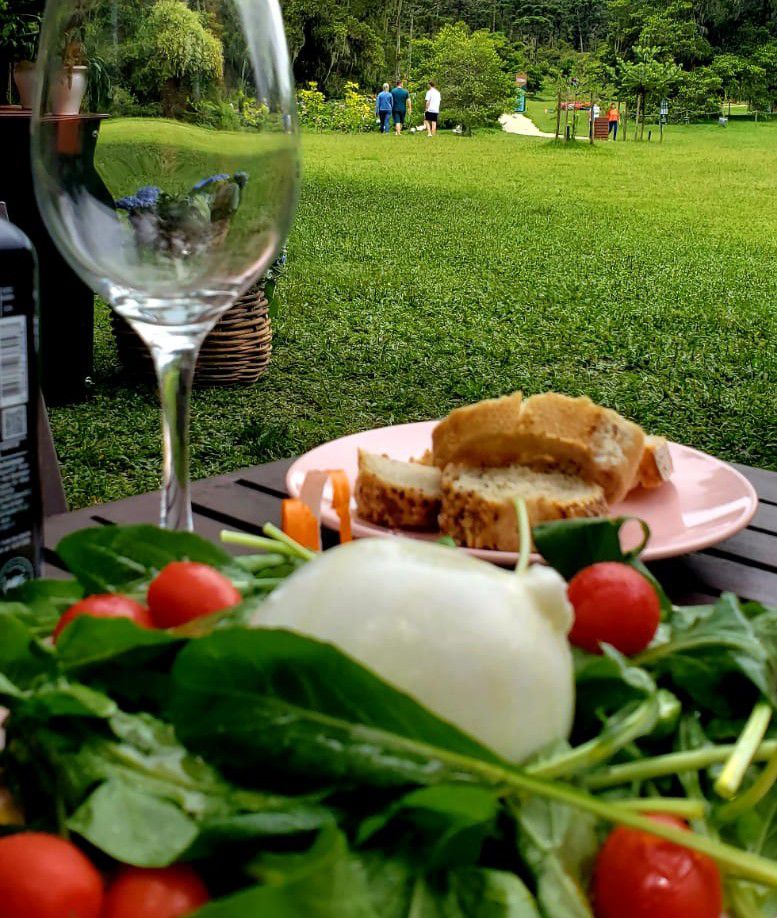 Deliciosa Burrata dos Laticínios Molies disponível na Feira do Parque da Lagoinha