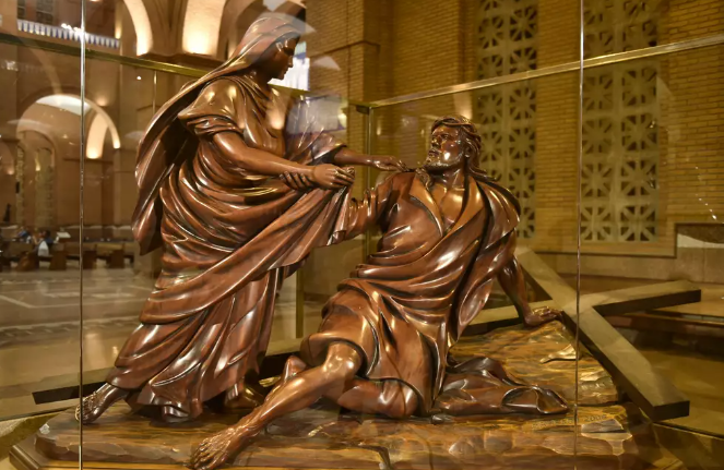 A escultura ‘Nossa Senhora da Piedade’, de 2003