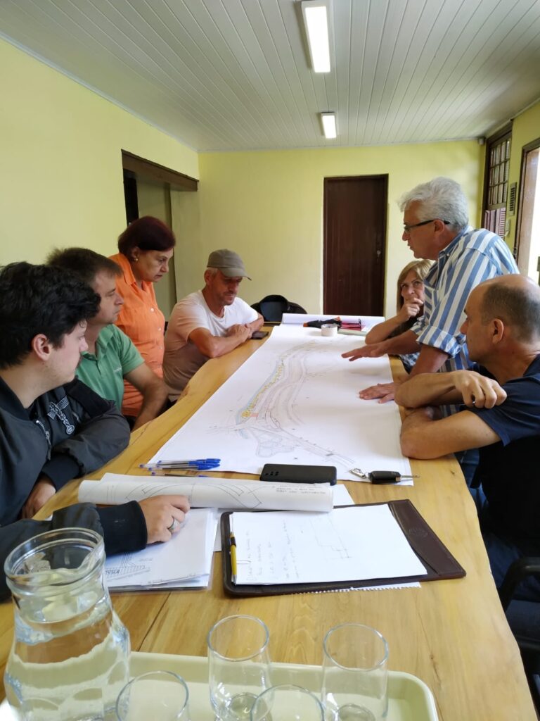 Comitê Arquitetônico se reunindo no Concierge