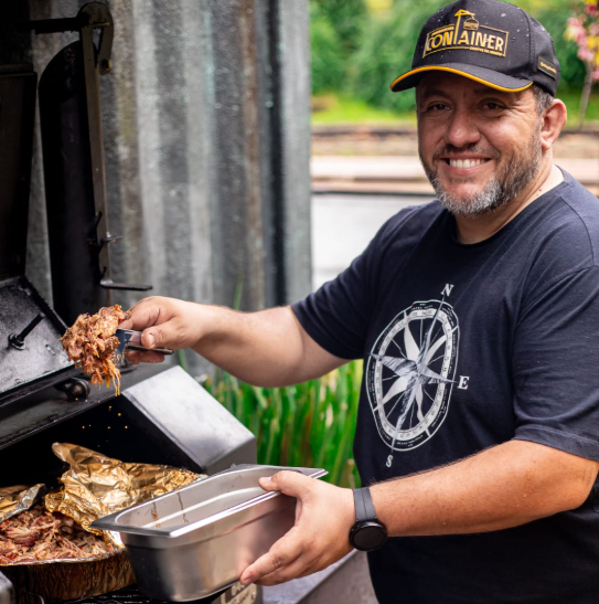 Comandado pelo chef Cristian Carvalho, o novo menu oferece carnes defumadas lentamente