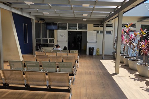 Entrada pela Pediatria oferece estrutura apropriada para recepção e triagem | Foto: PMSJC